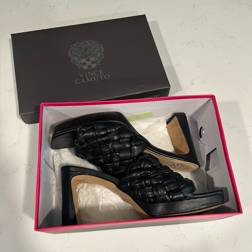 VINCE CAMUTO BLACK ELANORA MULES